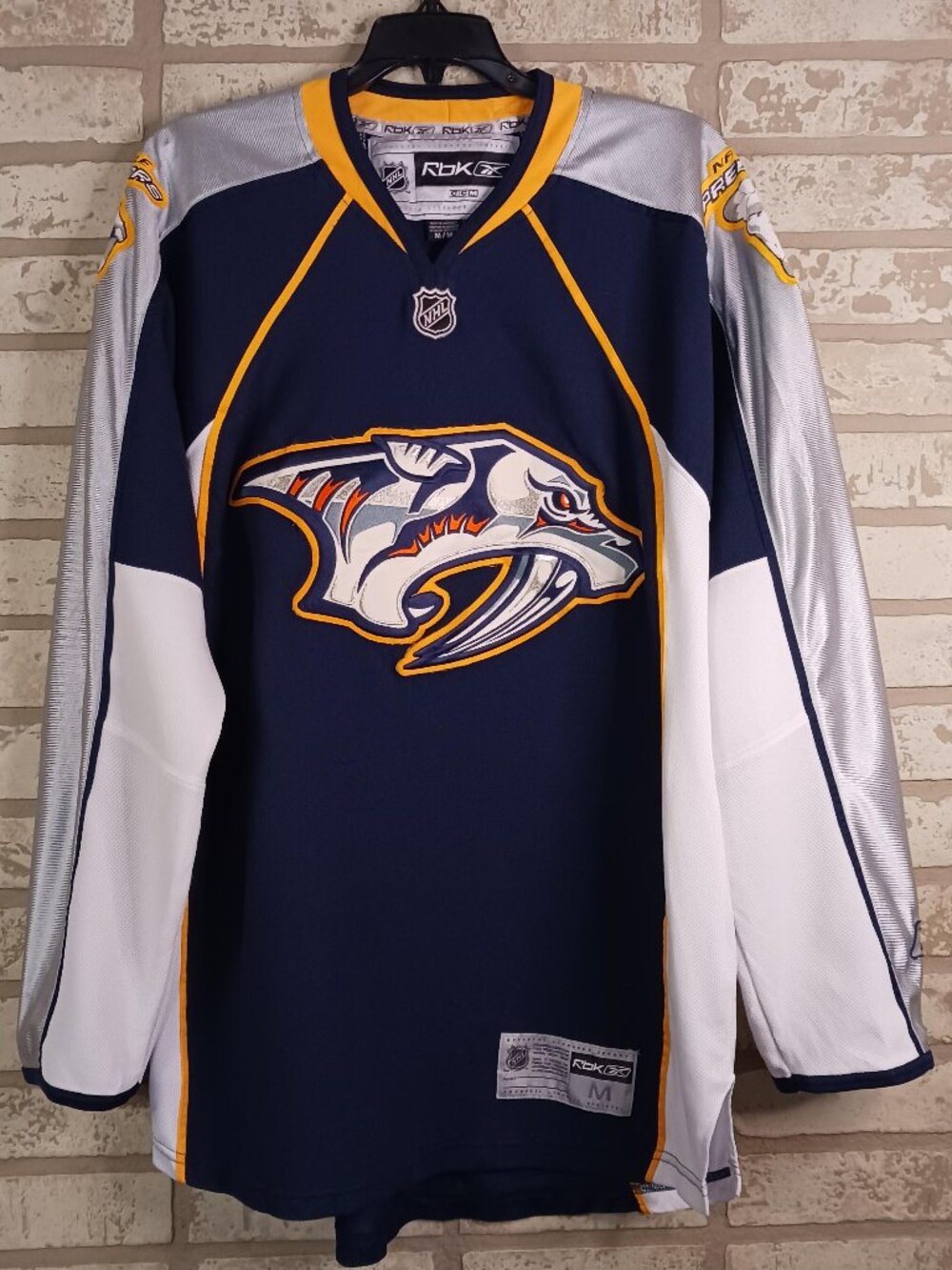 Reebok CCM Nashville Predators Jersey Mens Size M NHL Hockey Blue Vintage